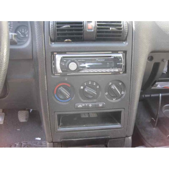 opel astra g berlina del año 2002