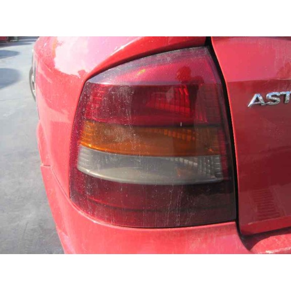 opel astra g berlina del año 2002