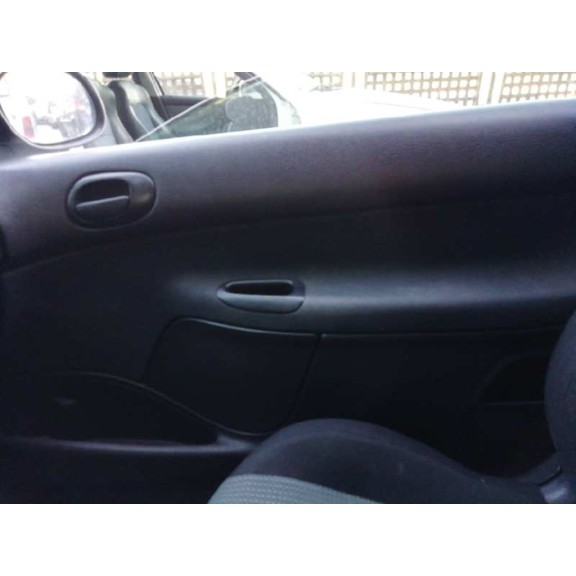 peugeot 206 berlina del año 2004