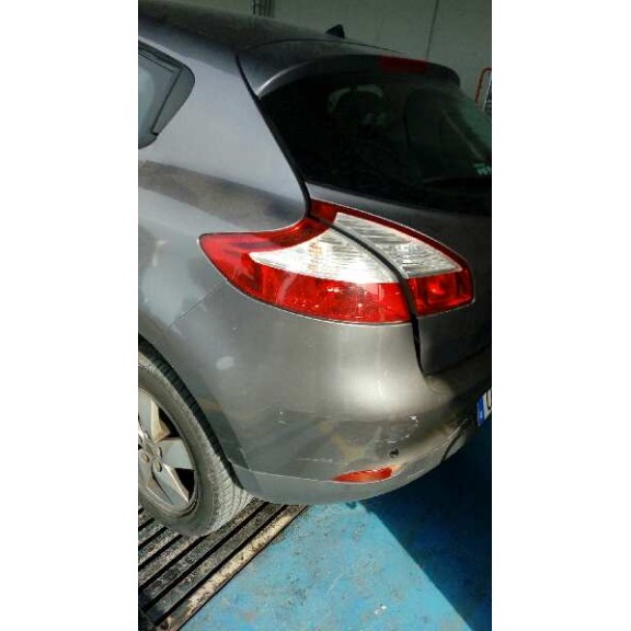 renault megane iii berlina 5 p del año 2010