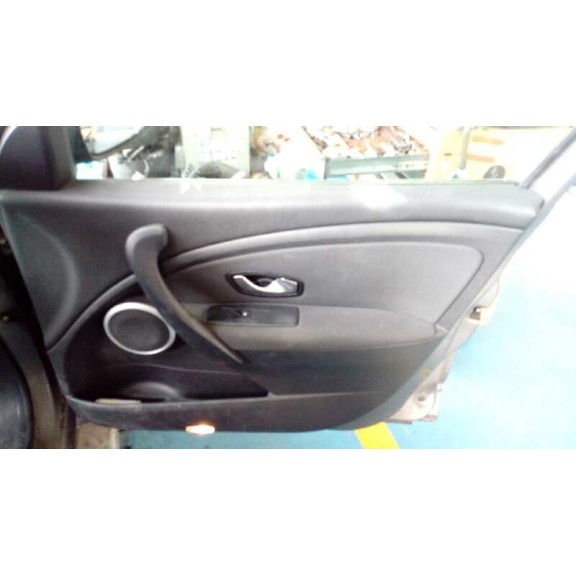 renault megane iii berlina 5 p del año 2010