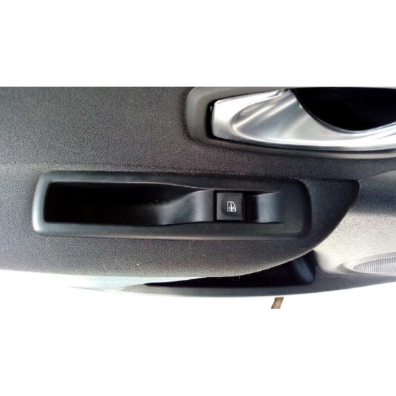 renault megane iii berlina 5 p del año 2010