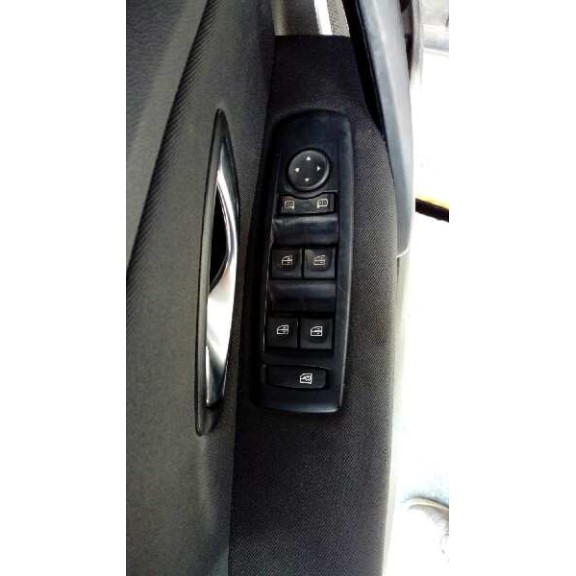 renault megane iii berlina 5 p del año 2010