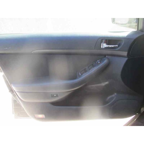 toyota avensis berlina (t25) del año 2004