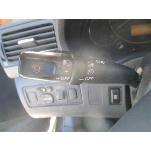 toyota avensis berlina (t25) del año 2004