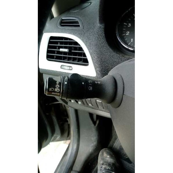 renault megane iii berlina 5 p del año 2010