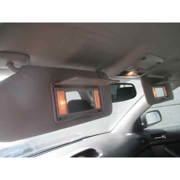 toyota avensis berlina (t25) del año 2004