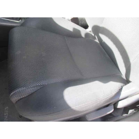 toyota avensis berlina (t25) del año 2004