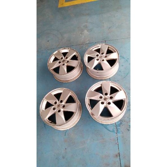 renault megane iii berlina 5 p del año 2010