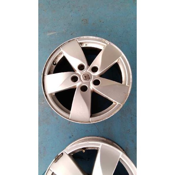 renault megane iii berlina 5 p del año 2010