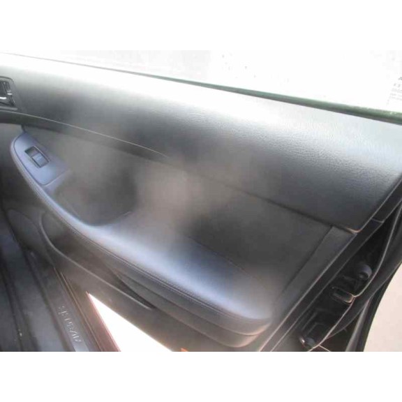 toyota avensis berlina (t25) del año 2004