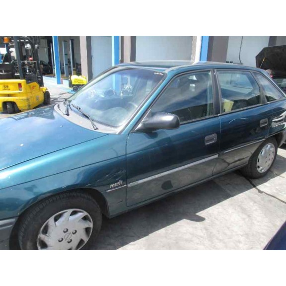 opel astra f berlina del año 1995