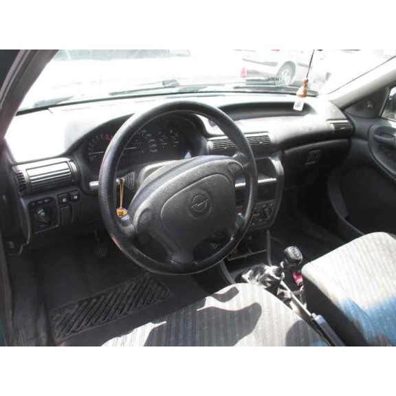 opel astra f berlina del año 1995