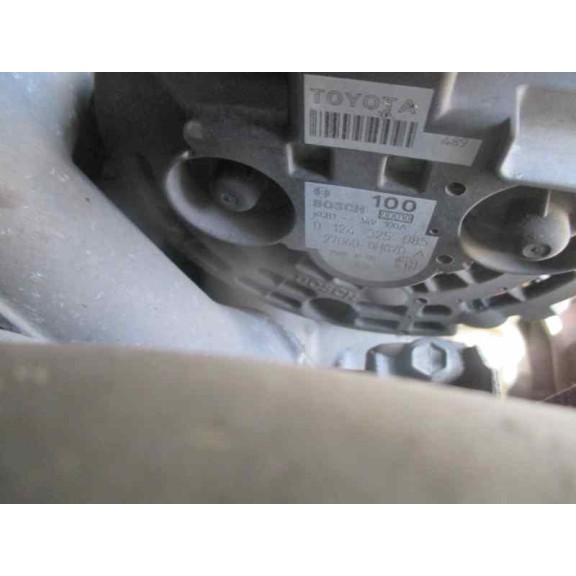 toyota avensis berlina (t25) del año 2004