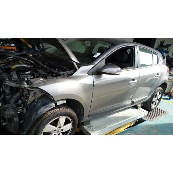 renault megane iii berlina 5 p del año 2010