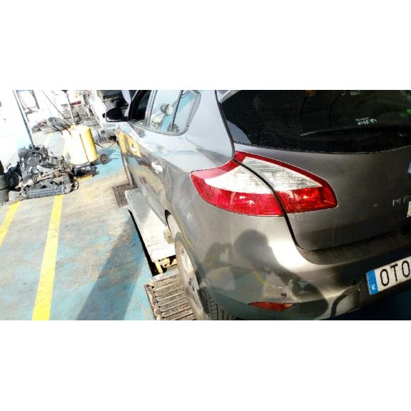 renault megane iii berlina 5 p del año 2010