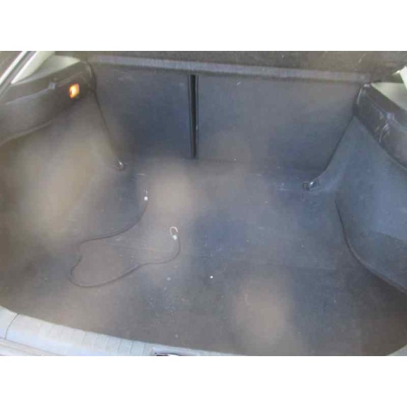 toyota avensis berlina (t25) del año 2004