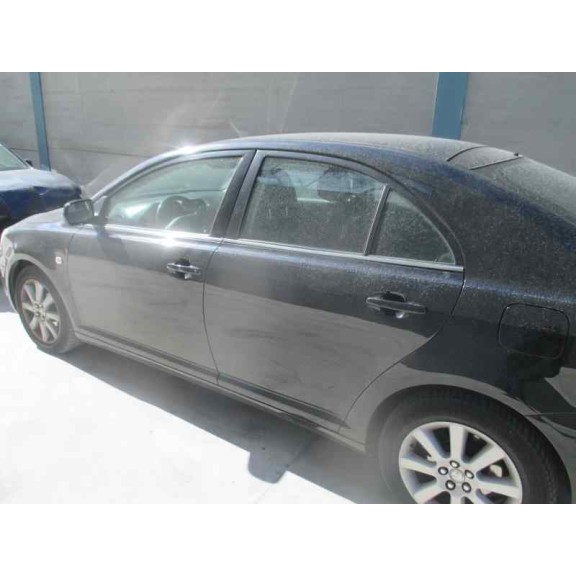 toyota avensis berlina (t25) del año 2004