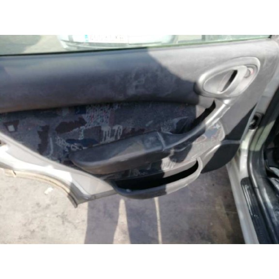 citroën xsara berlina del año 2002