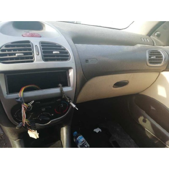 peugeot 206 berlina del año 2005