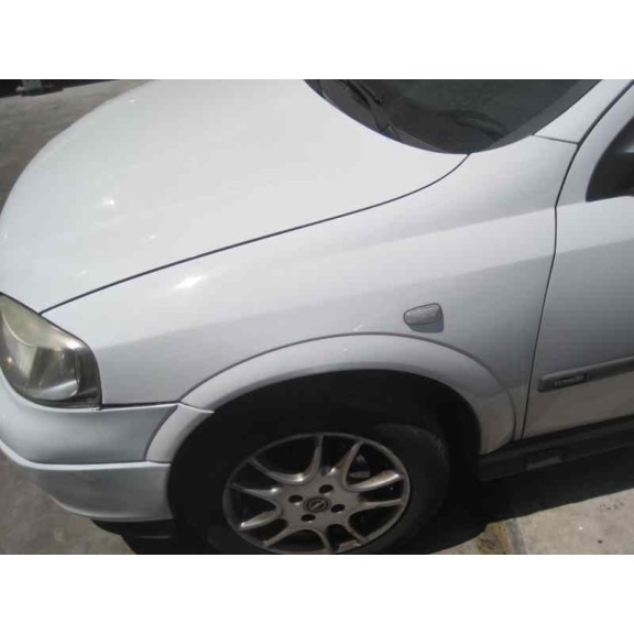 opel astra g berlina del año 2000