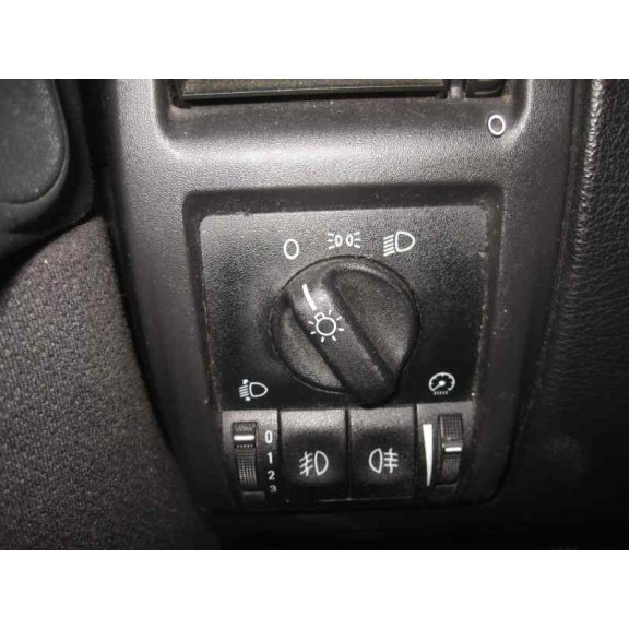 opel astra g berlina del año 2000