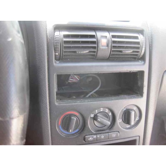 opel astra g berlina del año 2000