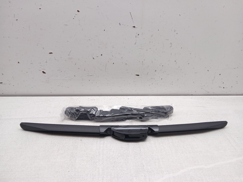 Recambio de escobilla limpia para peugeot 3008 referencia OEM IAM cgaf1743  43 cm 17´´ flexible