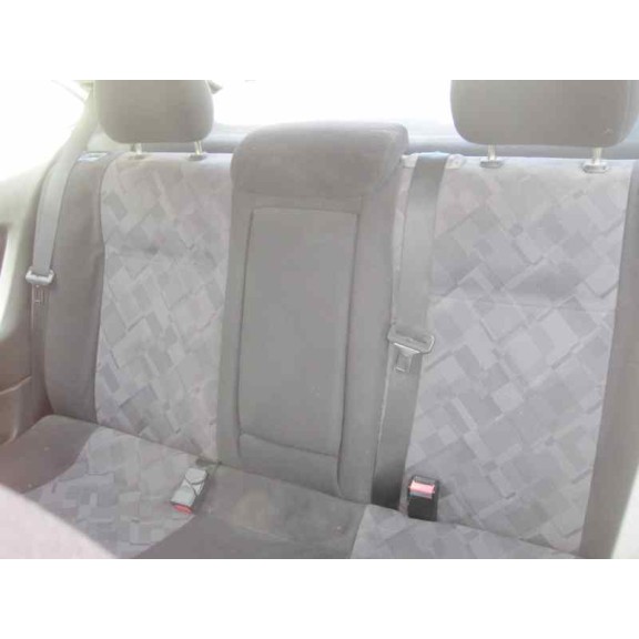 opel astra g berlina del año 2000