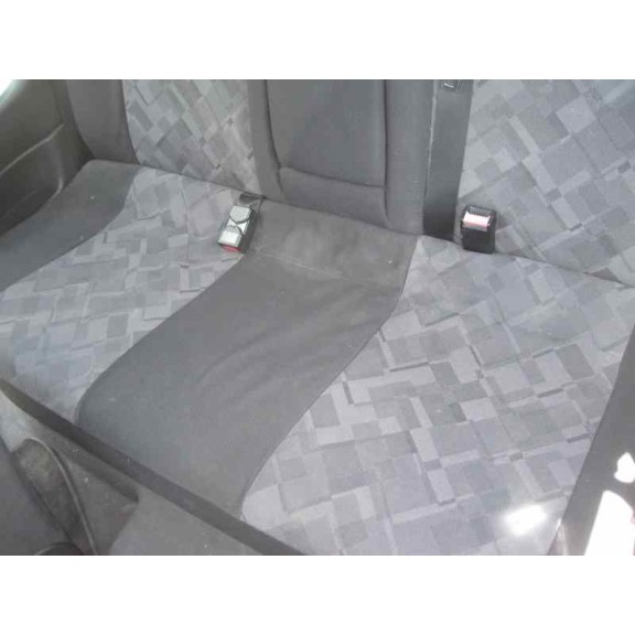 opel astra g berlina del año 2000