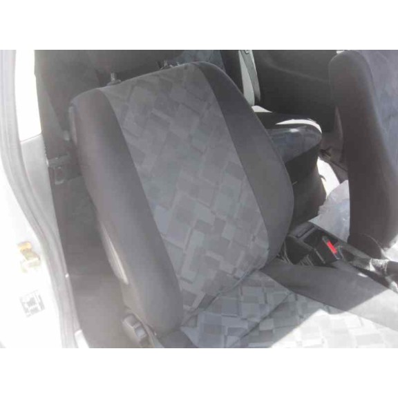 opel astra g berlina del año 2000