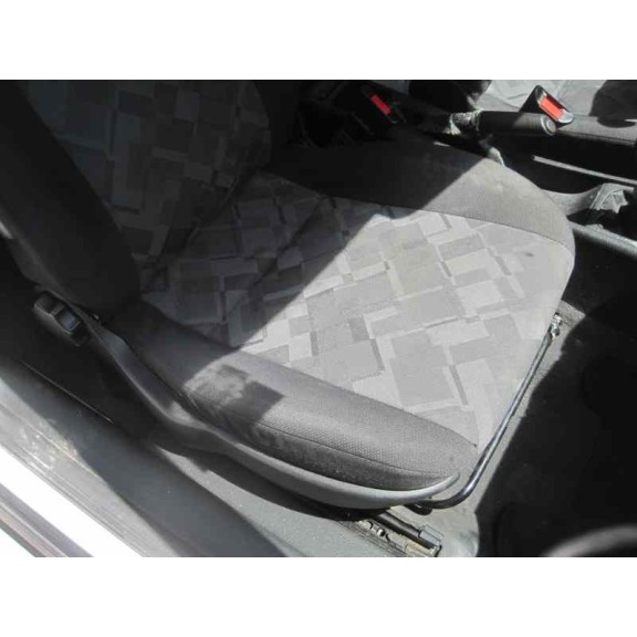 opel astra g berlina del año 2000