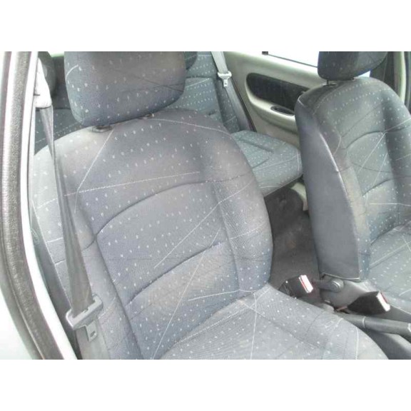 renault clio ii fase ii (b/cb0) del año 2001