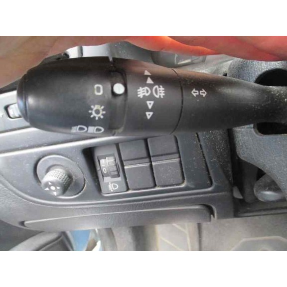 citroën xsara berlina del año 2002