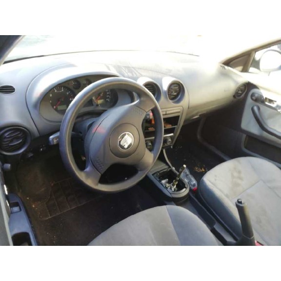seat ibiza (6l1) del año 2003