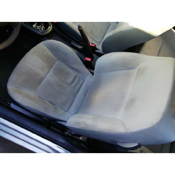 seat ibiza (6l1) del año 2003