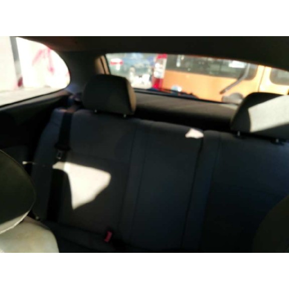 seat ibiza (6l1) del año 2003