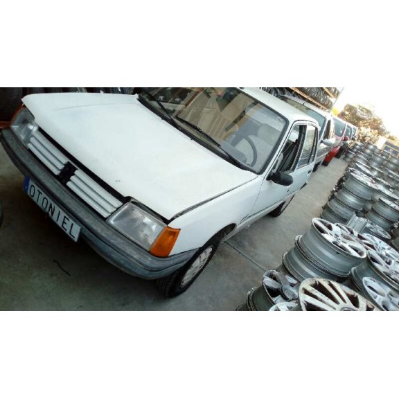 peugeot 205 berlina del año 1989