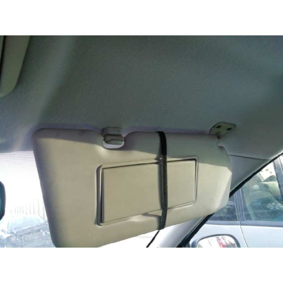 nissan almera tino (v10m) del año 2000