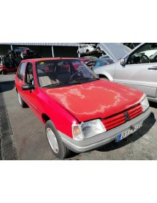 peugeot 205 berlina del año 1992