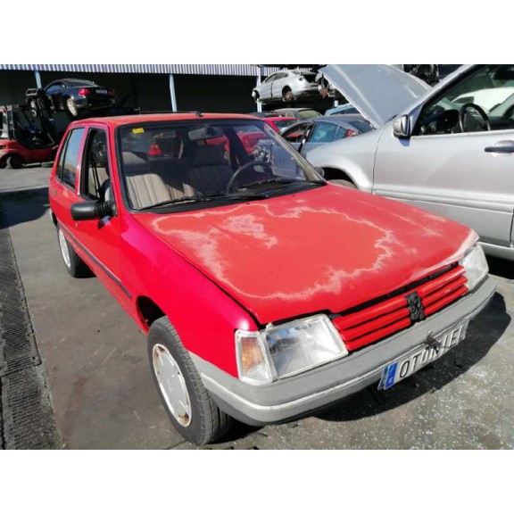 peugeot 205 berlina del año 1992