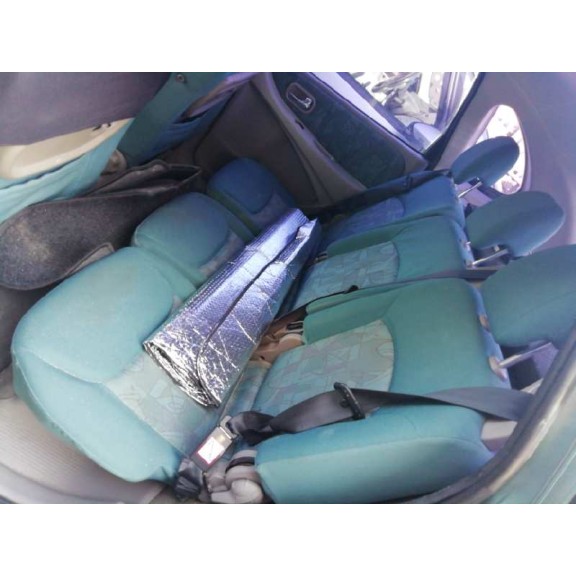 nissan almera tino (v10m) del año 2000