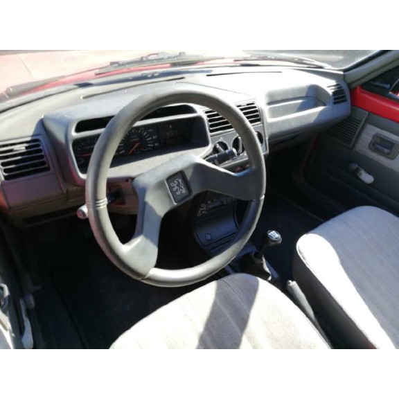 peugeot 205 berlina del año 1992