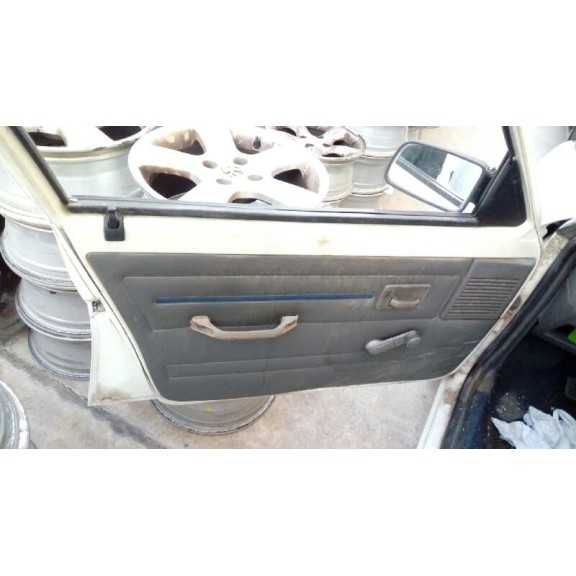 peugeot 205 berlina del año 1989