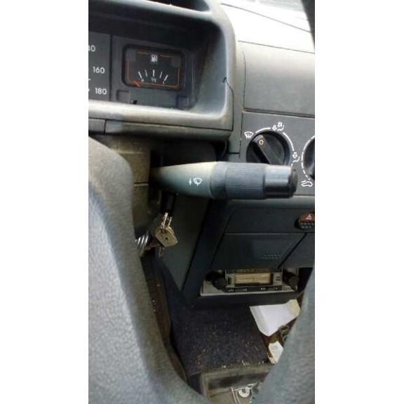 peugeot 205 berlina del año 1989