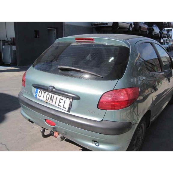 peugeot 206 berlina del año 2001