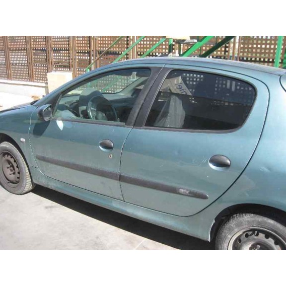 peugeot 206 berlina del año 2001