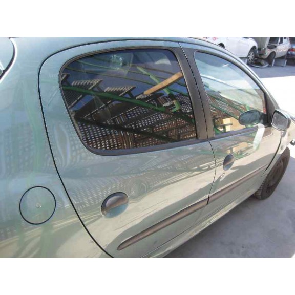 peugeot 206 berlina del año 2001