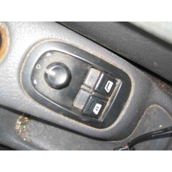 peugeot 206 berlina del año 2001