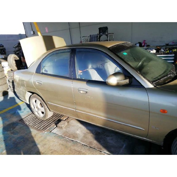 daewoo nubira berlina del año 2000